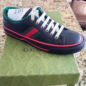 Glamour Glove/Vintage sneaker size 37 (7.5) Red/Blk